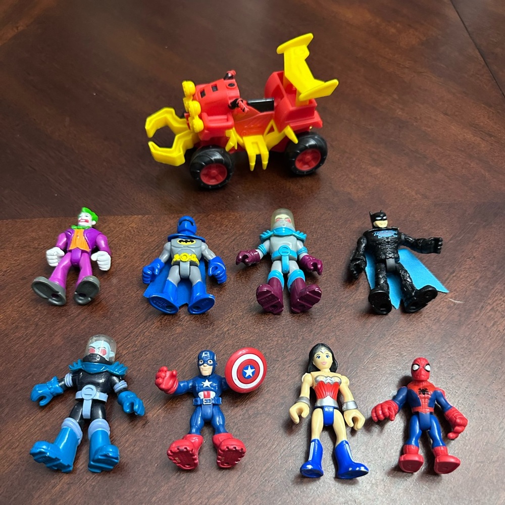 Fisher-Price Imaginext DC Comics Super Friends Villains Batman Joker Vehicle